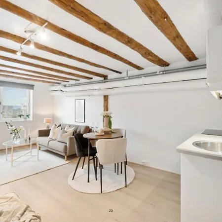 Canal View ! Central, 200 M From Train Station ! *