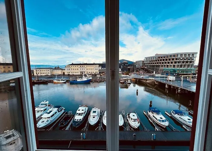 Leilighet Canal View ! Central, 200 M From Train Station ! *